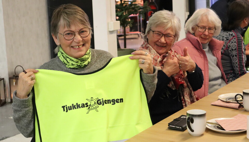 Birgith Hofvind (f.v.), Marit Eliassen og Monica Märkel koser seg på tur sammen med resten av Tjukkasgjengen Magnor.
