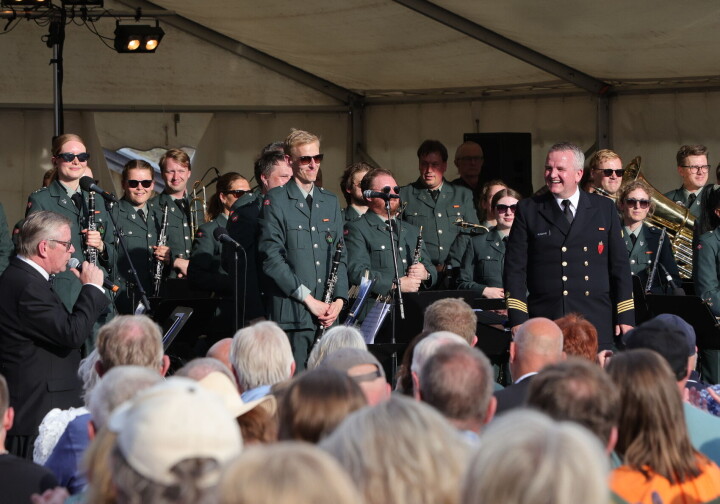 Veterankonserten på Kongsvinger festning er alltid et populært innslag. Heimvernets musikkorps, ledes i år også av Bjarne Riseng.