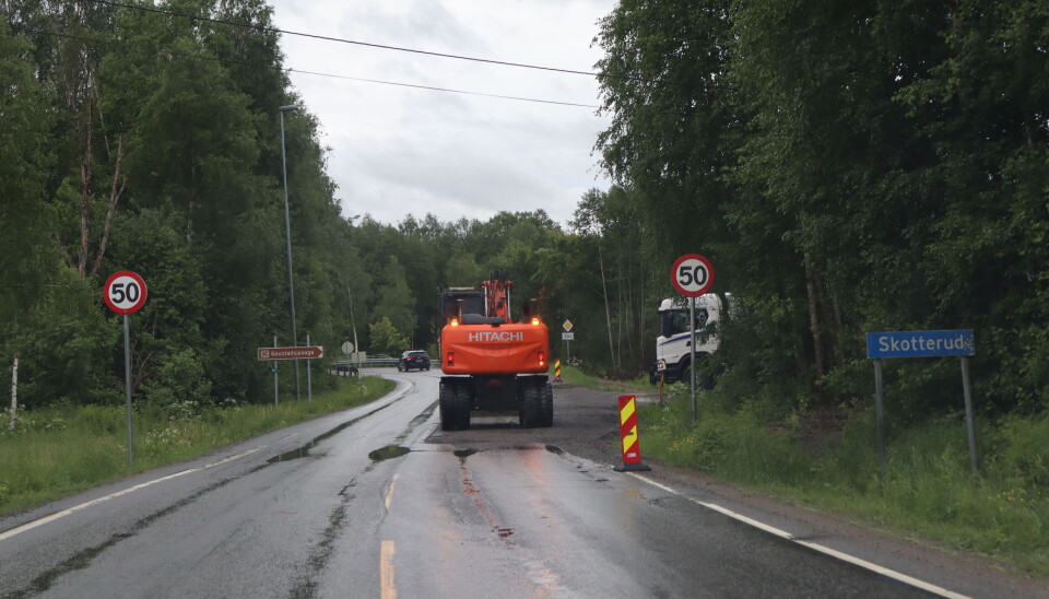 I Eidskog får fylkesveg 202 ved Skotterud (kryss med rv. 2) – kryss med fv. 1988 ny asfalt.