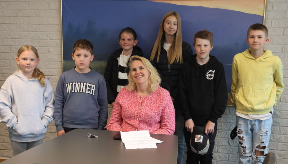 Mandag fikk ordfører Kamilla Thue besøk av seks av elevrådsrepresentantene ved Magnor skole. Nora Gylterud (f.v.), Nikko Sparby Nymoen, Mille Marie Fagerli Krogstad, Andrea Jovic, The Gylterud Reiersen og Oliver Moe Halvorsrud. seks elever fra Magnor skole og ordfører Kamilla Thue.