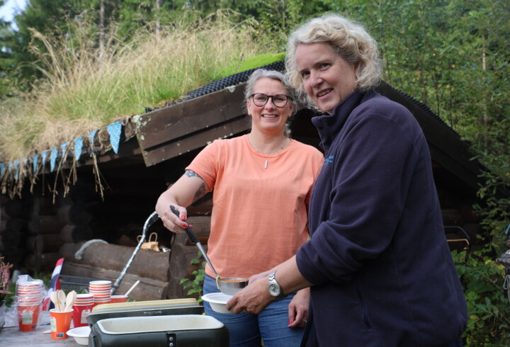 Matkultur fra hele verden samlet folk i skogen