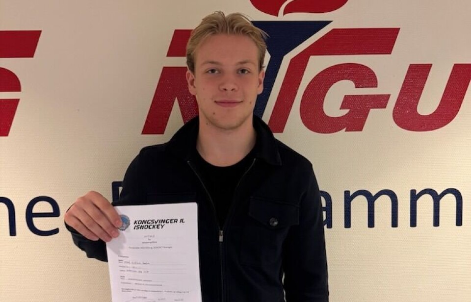 Signerer 18-åring for to år