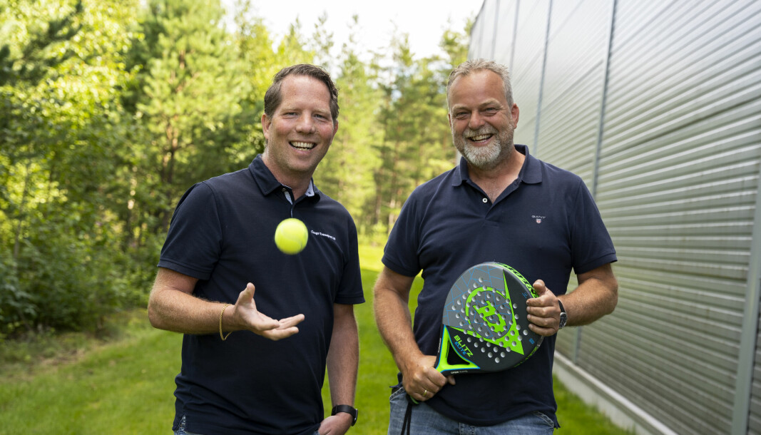 Patrik Svensson (f.v.) og Per Ivar Olsen jobber vanligvis i selskapet Cargo Transport, men har nå også startet selskapet Padel Kongsvinger.