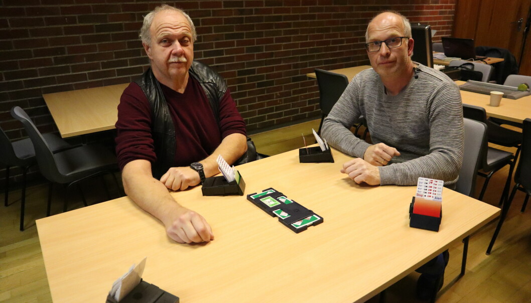 Jonny Svendby og Per Oskar Bergersen i Eidskog Bridgeklubb ønsker flere medlemmer til klubben.