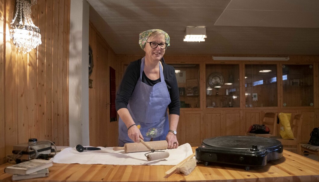 Lederen i Bygdekvinnelaget i Eidskog, Marianne Rundgren, synes det er viktig at de yngre får muligheten til å lære.
