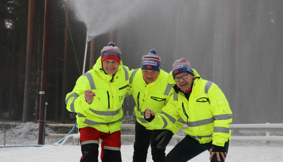 Bjarne Bråthen (t.v), Terje Wang og Rune Tangen startet sitt skift klokken 12.00 mandag, og ble avløst klokken 18.00.