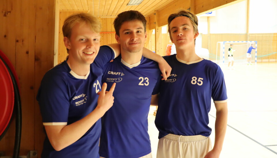 Kongsvingergutta 2023 arrangerte nyttårscup på Skotterud. Blant mange lag var Idrettsfag med, her med Jonas Richardsen (t.v.), Emil Sandbæk og Kristian Rambøl.