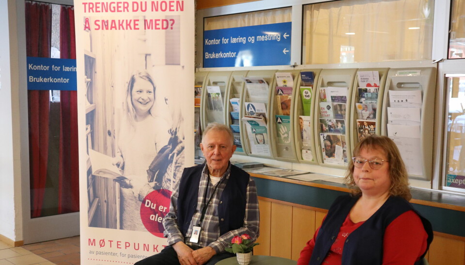 Gunnar Kongsrud og Bente Gjerstadmoen sitter klare til å snakke med deg