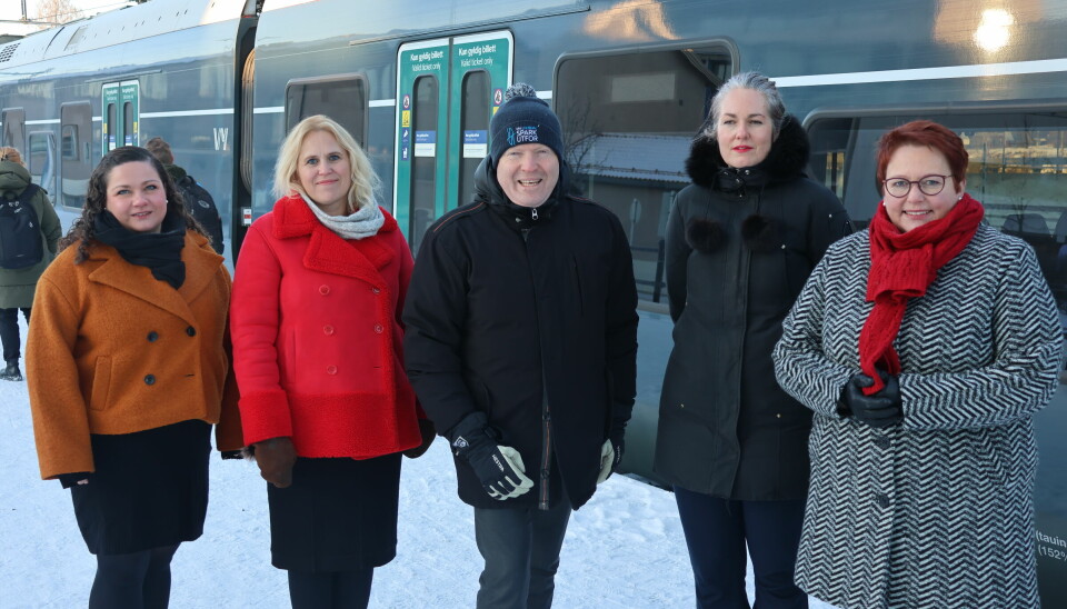 Margrethe Haarr (f.v), Kamilla Thue, Sigbjørn Gjelsvik, Ann-Kristin Torgersen Aamodt og Elin Såheim Bjørkli snakket om viktigheten av å investere i Kongsvingerbanen.