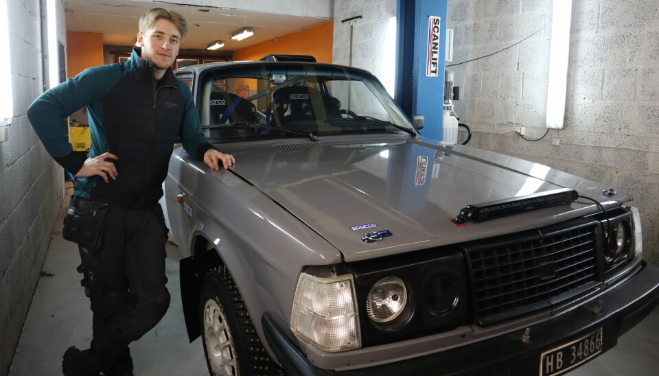 Sander Sæter deltar for første gang i ny klasse med sin Volvo 242.
